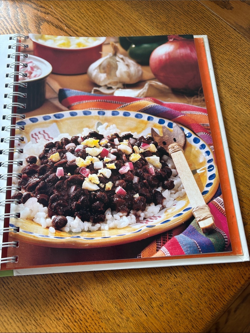Betty Crocker Slow Cooker Cookbook — White Cover with Full-Color Food Photo - Picture 4 of 8